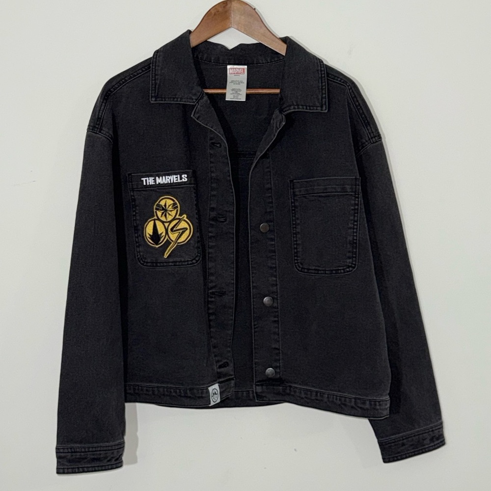 Disney x Marvel “The Marvels” Black Denim Jacket – NWT (L)
